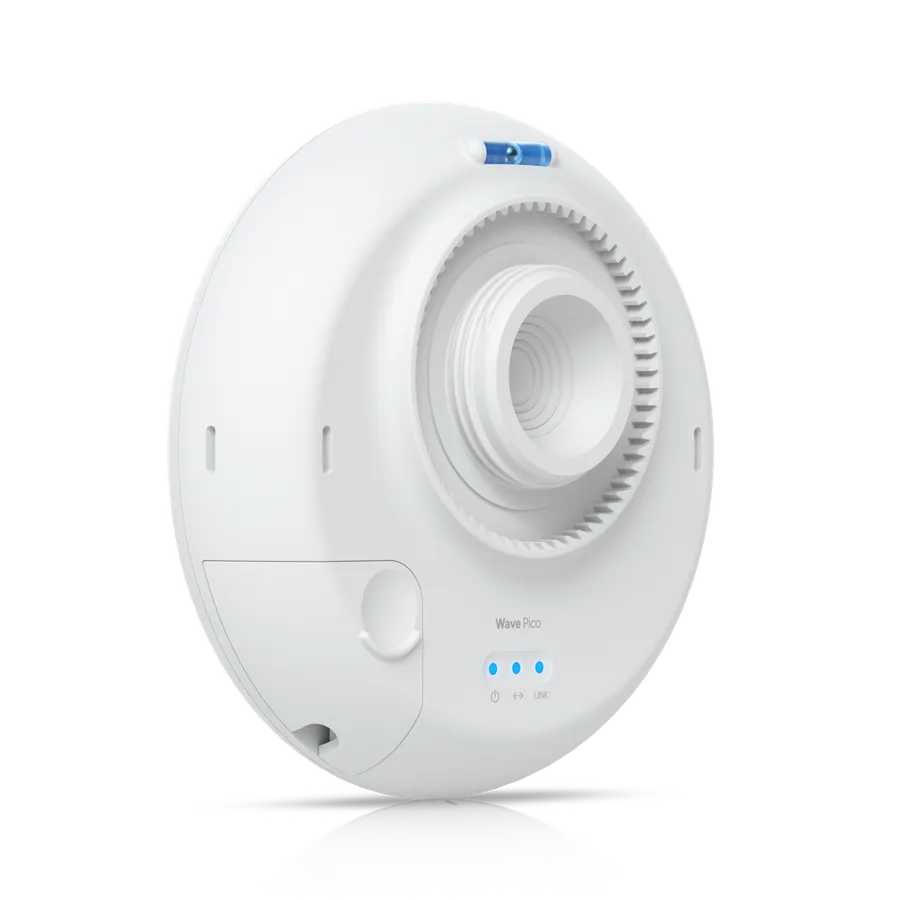 "Lightweight, compact 60 GHz PtMP statio